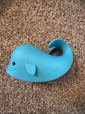 Skip hop bath spout cover